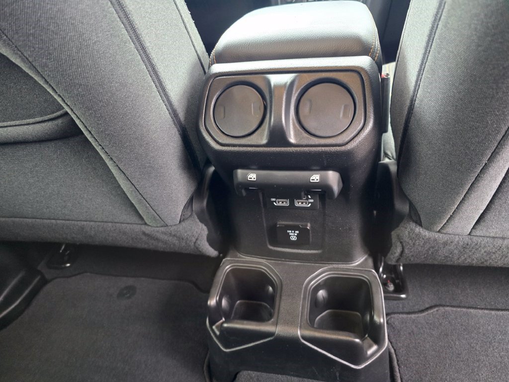 Used 2026 Jeep Wrangler Unlimited Sahara AWD/4WD image 30
