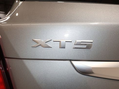 Certified 2025 Cadillac XT5 Premium Luxury image 36