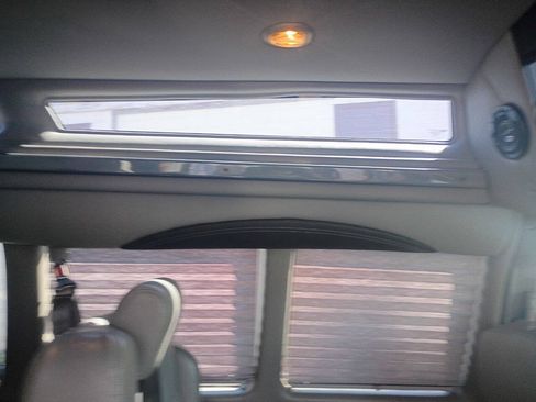 Used 2017 Chevrolet Express 2500 RWD image 16