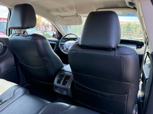 Used 2012 Ford Taurus SEL FWD image 20