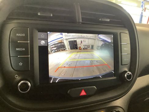 Certified 2025 Kia Soul LX FWD image 17