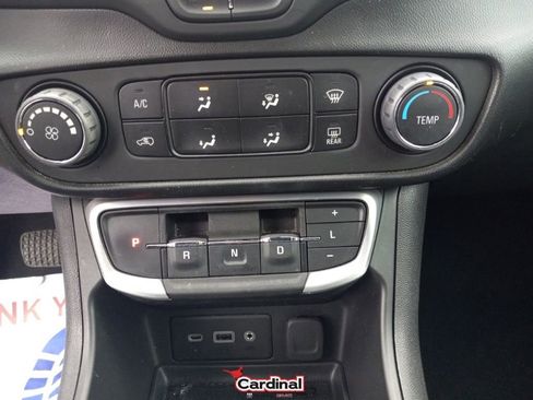 Used 2022 GMC Terrain SLE w/ Fleet Convenience Package image 33