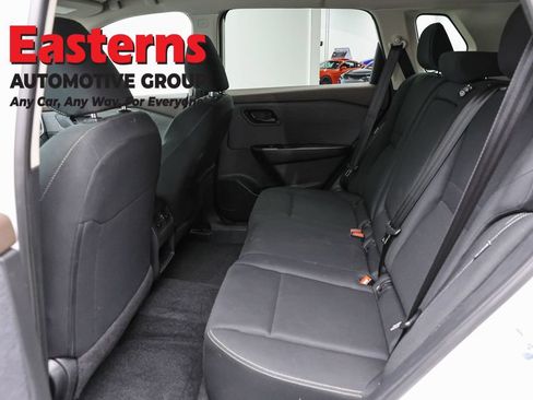 Used 2023 Nissan Rogue S AWD/4WD image 22