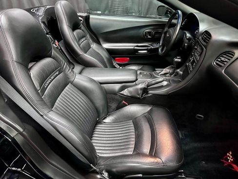 Used 2004 Chevrolet Corvette Convertible w/ Preferred Equipment Group image 26