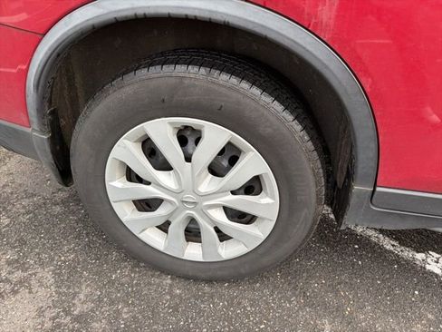 Used 2017 Nissan Rogue S image 13