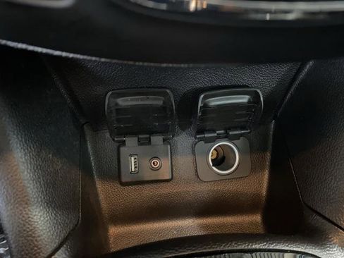 Used 2017 Chevrolet Cruze Premier image 20