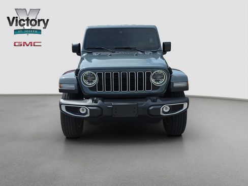 Used 2024 Jeep Wrangler Unlimited Sahara w/ Technology Group AWD/4WD image 2