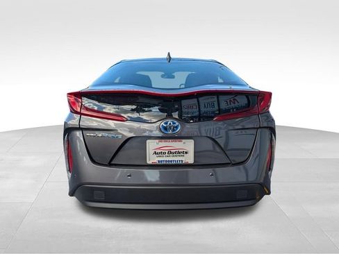 Used 2017 Toyota Prius Prime Advanced FWD image 6