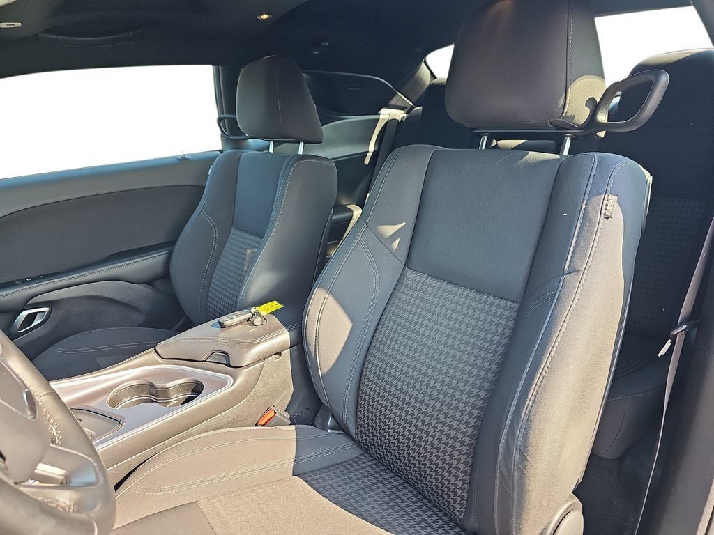 Used 2019 Dodge Challenger SXT RWD image 15