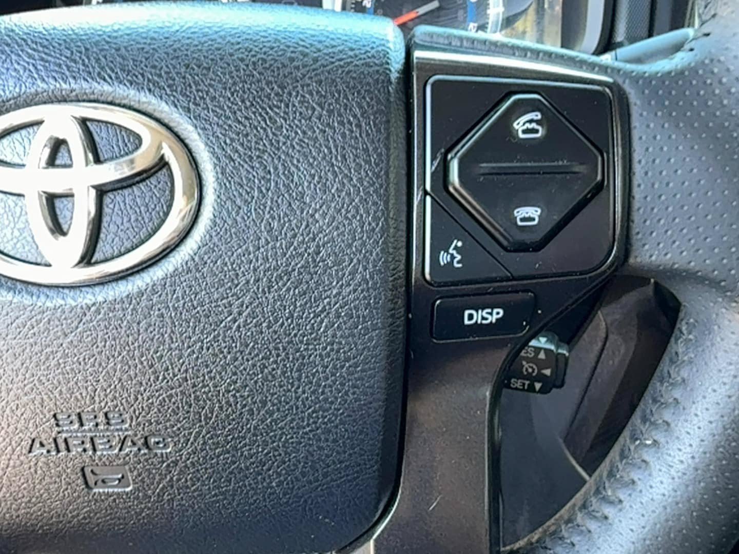 Used 2017 Toyota 4Runner TRD Off-Road Premium AWD/4WD image 28