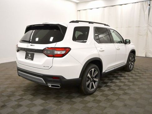 New 2025 Honda Pilot Elite image 8