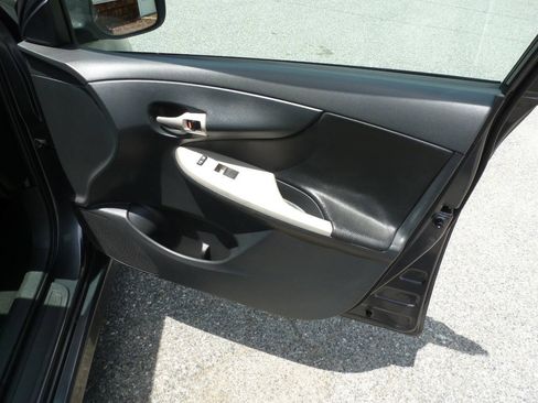 Used 2010 Toyota Corolla S FWD image 26