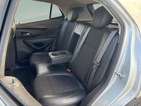 Used 2021 Buick Encore Preferred image 27