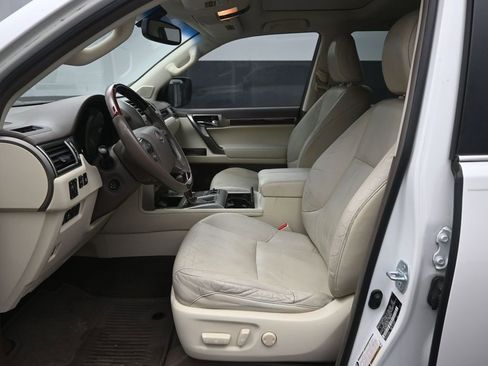 Used 2014 Lexus GX 460 image 21