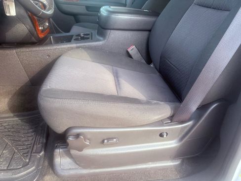 Used 2013 Chevrolet Suburban LS RWD image 22