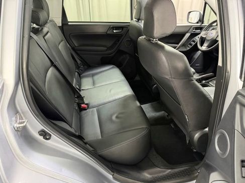 Used 2016 Subaru Forester 2.5i Limited AWD/4WD image 8