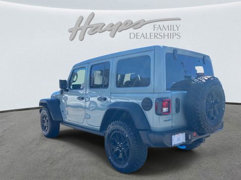 Used 2023 Jeep Wrangler Unlimited w/ Sun & Screen Package image 7