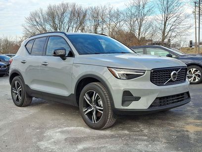 Used 2026 Volvo XC40 B5 Core w/ Climate Package