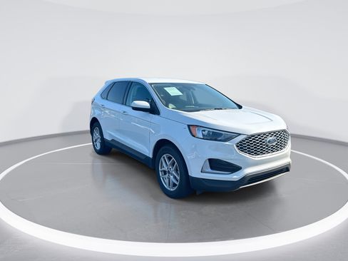 Used 2024 Ford Edge SEL AWD/4WD image 2