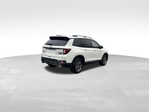 Certified 2025 Honda Passport TrailSport image 4