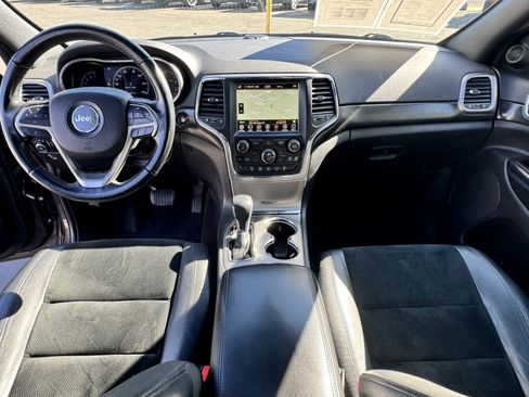 Used 2018 Jeep Grand Cherokee Altitude image 31