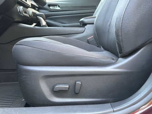 Used 2025 Nissan Altima 2.5 SV FWD image 21