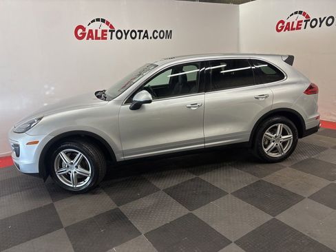Used 2015 Porsche Cayenne S AWD/4WD image 9