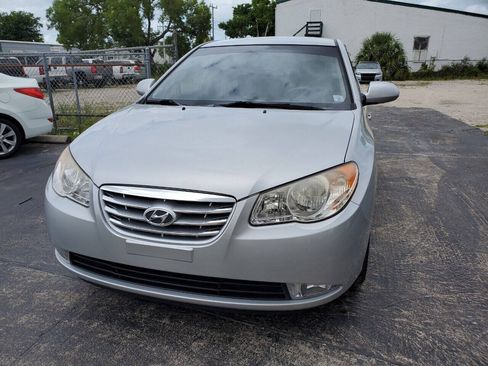 Used 2010 Hyundai Elantra GLS FWD image 2