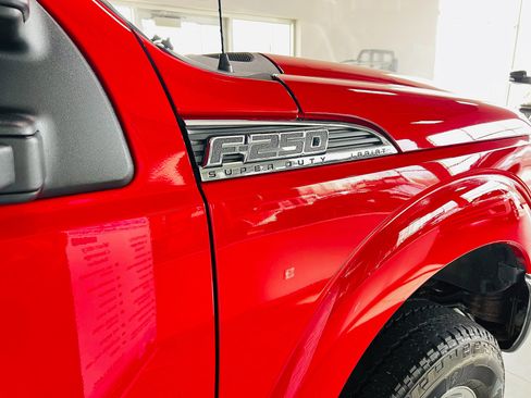 Used 2015 Ford F250 Lariat w/ Lariat Ultimate Package AWD/4WD image 6