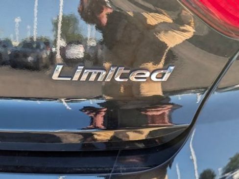 Used 2017 Hyundai Sonata Limited FWD image 2