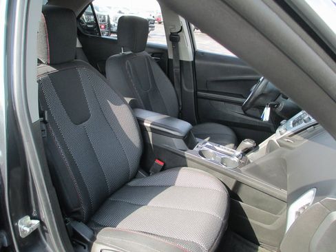 Used 2017 Chevrolet Equinox LT w/ Convenience Package image 17