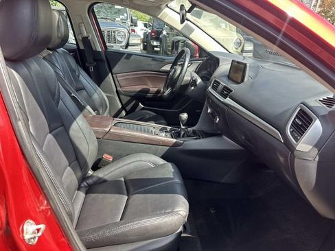 Used 2018 MAZDA MAZDA3 Touring FWD image 11