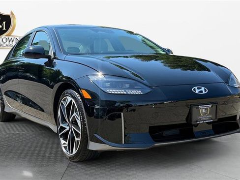 Used 2025 Hyundai Ioniq 6 SEL RWD image 7