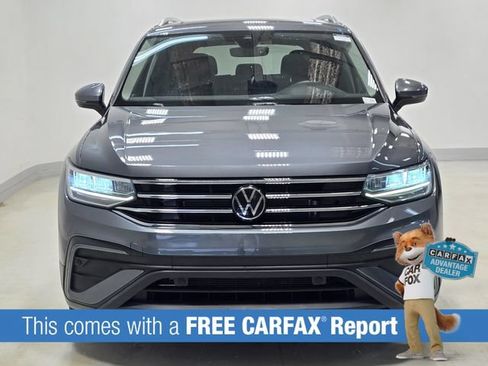 Used 2023 Volkswagen Tiguan SE FWD image 2