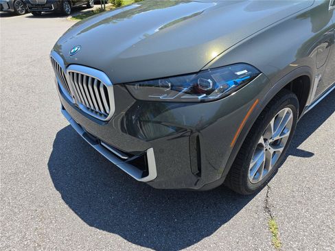 New 2026 BMW X5 xDrive50e w/ Climate Comfort Package AWD/4WD image 9