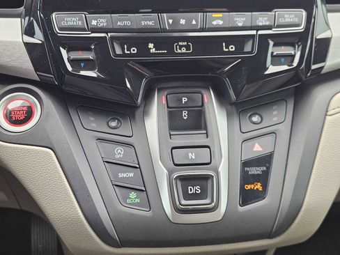 Used 2023 Honda Odyssey EX-L image 17