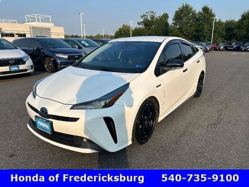 Used 2022 Toyota Prius FWD image 1