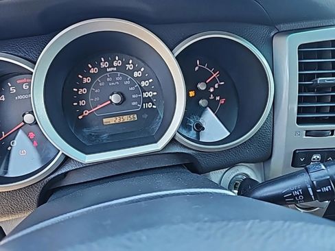 Used 2006 Toyota 4Runner SR5 image 12