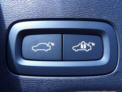 New 2026 Volvo XC60 B5 Ultra w/ Protection Package Premier image 28