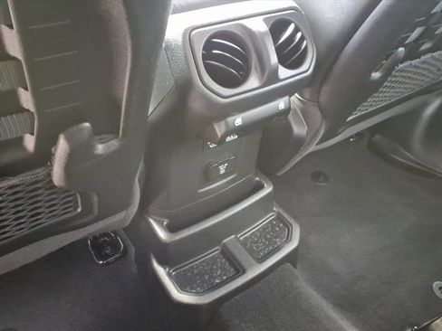 Used 2023 Jeep Wrangler Unlimited Rubicon 392 image 35