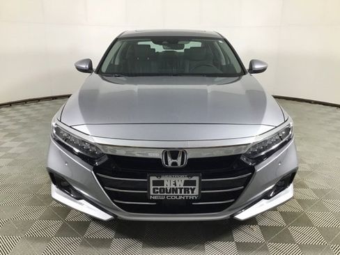 Used 2021 Honda Accord Touring image 2