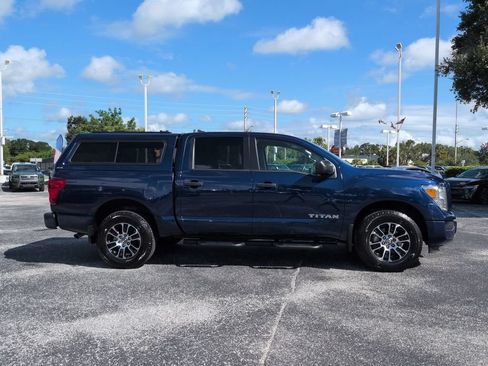 Used 2022 Nissan Titan SV w/ Accessory Utility Package AWD/4WD image 3
