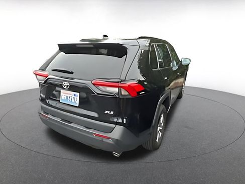 Used 2025 Toyota RAV4 XLE image 4