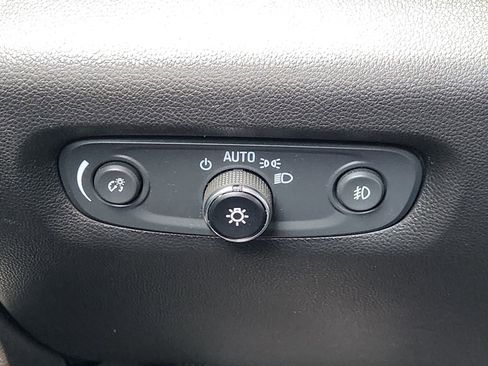 Used 2020 Chevrolet Traverse LT FWD image 26