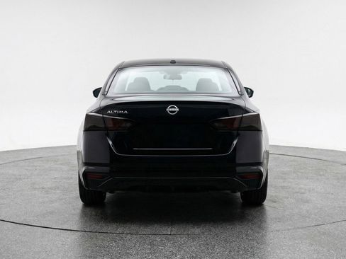 Used 2025 Nissan Altima 2.5 SV FWD image 7