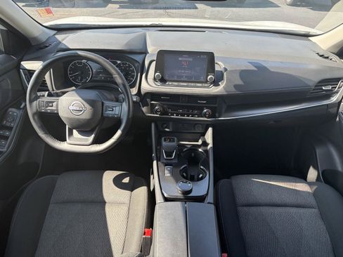 Used 2025 Nissan Rogue SV AWD/4WD image 12