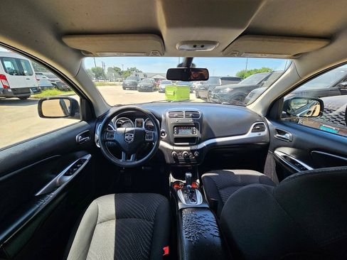 Used 2018 Dodge Journey SE w/ Blacktop Package FWD image 11