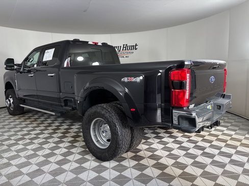 Used 2023 Ford F350 Lariat w/ Tow Technology Package image 5