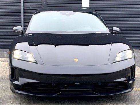 Used 2025 Porsche Taycan image 13