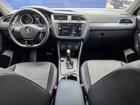Used 2020 Volkswagen Tiguan SE FWD image 11
